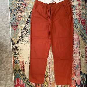 Men’s Levi orange chino EZ pants- M
